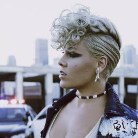 P!NK – What About Us. Trzecia premiera w RMF MAXXX!