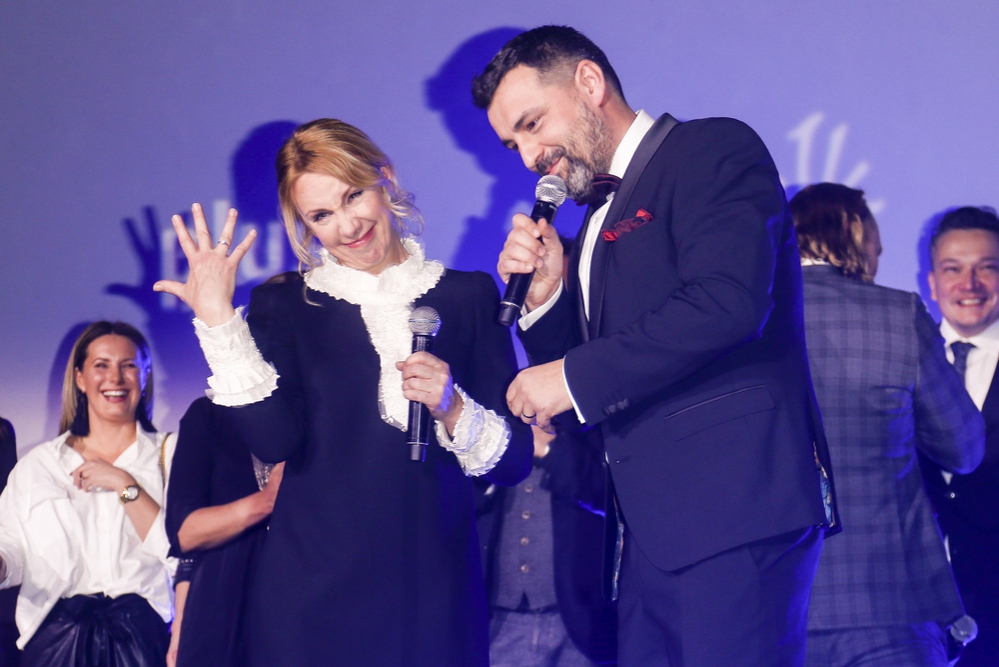 "Udnderdog": Zaręczyny na premierze! Który aktor poprosił swoją wybrankę o rękę?                                             