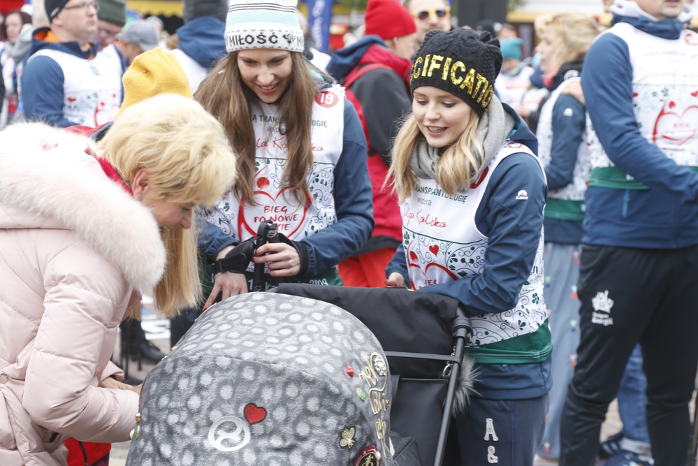 Olga Kalicka przyszła na imprezę bez makijażu. Internauci: "Cudowna"