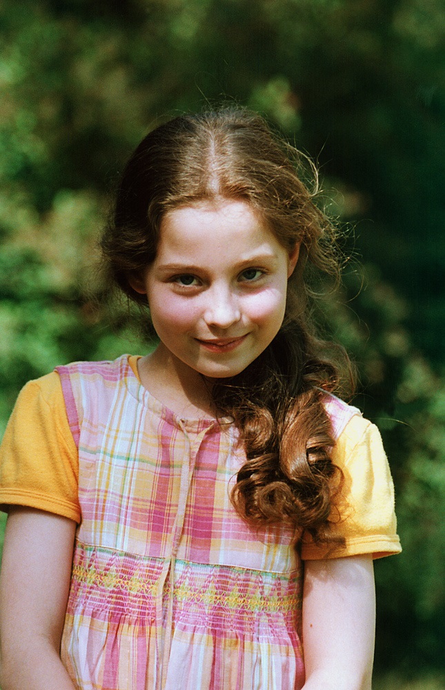 Sara Müldner świętuje 30. urodziny! Jak zmieniała się gwiazda "Na dobre i na złe"?