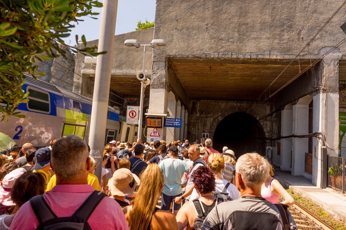 Alert z powodu nadmiaru turystów. Pomysł Włochów budzi kontrowersje