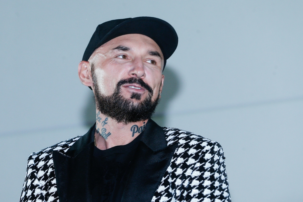 Prawdziwe nazwiska gwiazd i celebrytów. Kołek, Zmarlak, Basiura. O kim mowa?