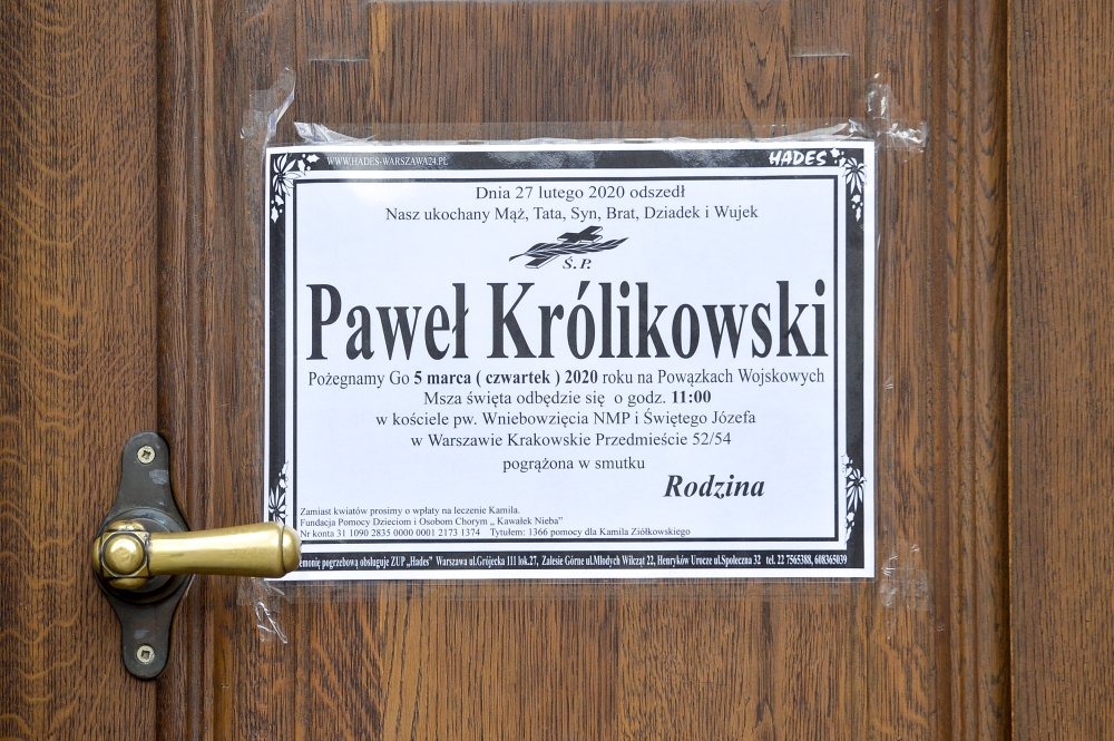 Ostatnie pożegnanie Pawła Królikowskiego. Rodzina i gwiazdy na pogrzebie aktora