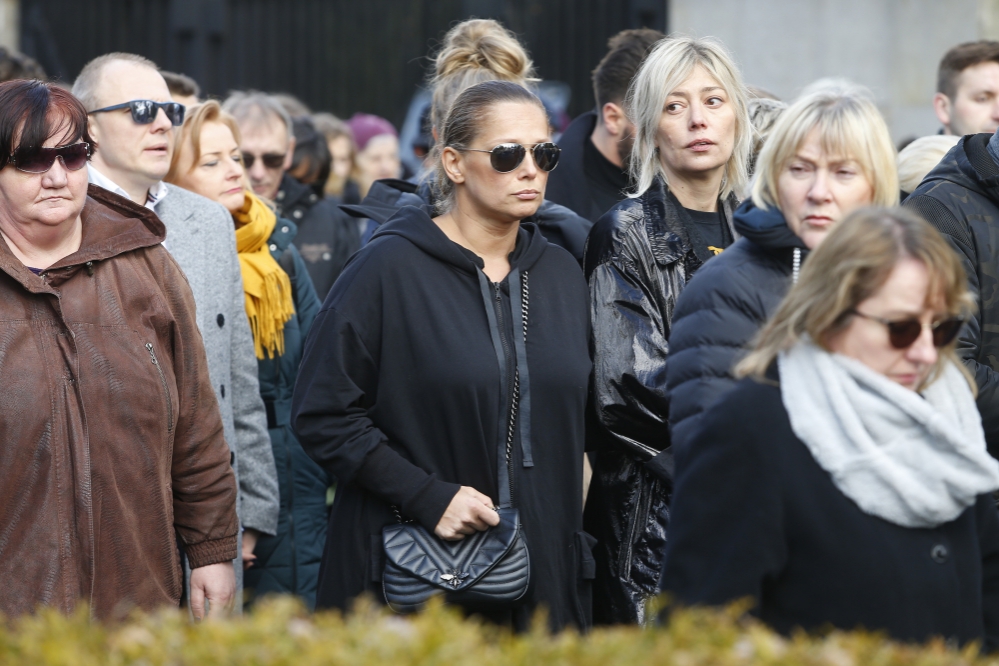 Ostatnie pożegnanie Pawła Królikowskiego. Rodzina i gwiazdy na pogrzebie aktora