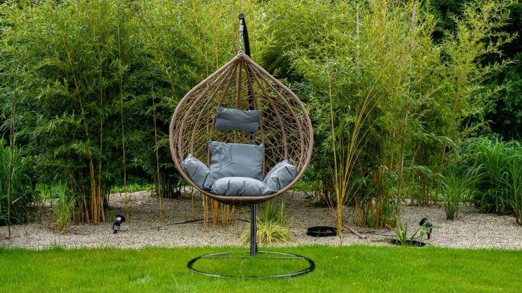 Oto TOP5 porad, dzięki którym wybierzesz świetny fotel ogrodowy na balkon w bloku