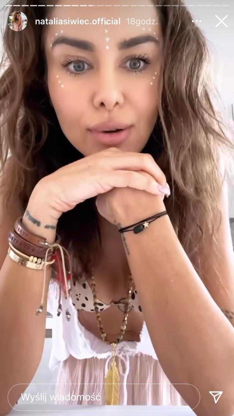 Natalia Siwiec nachyla się i odsłania biust. Mówi o perypetiach w Meksyku!