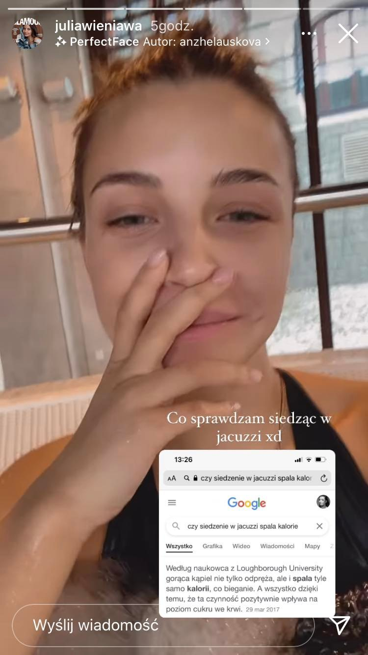 Julia Wieniawa wygrzewa się w jacuzzi. Zaskakujące, co sprawdza w wyszukiwarce! [ZDJĘCIA]