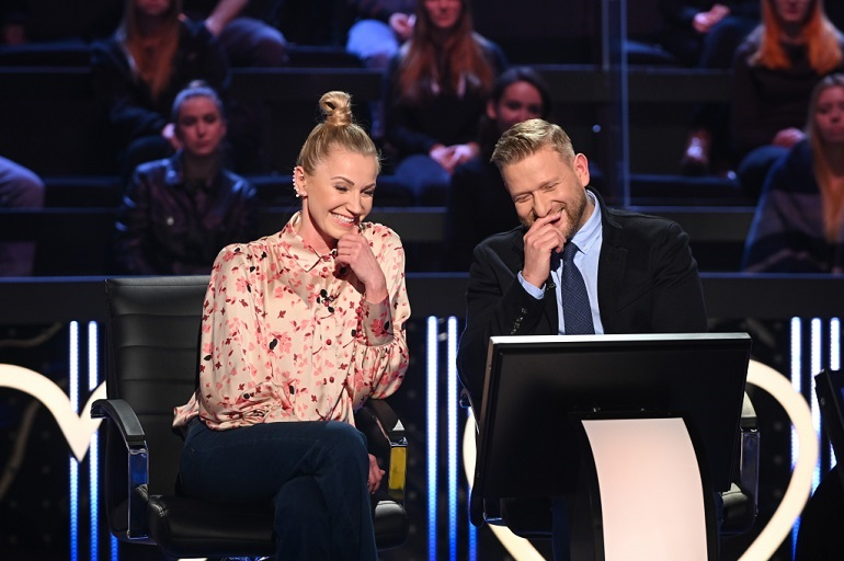 Walentynkowi "Milionerzy". Z Hubertem Urbańskim zagrają wyjątkowi goście! Czy padnie milion? [FOTO]