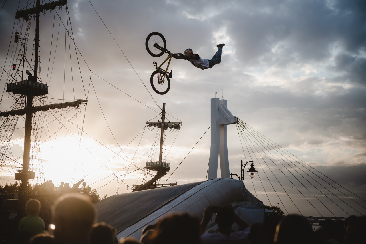 Sound of Gravity. Noc, piaszczysta plaża w Ustce, jupitery, efekty specjalne, muzyka i ekstremalne widowisko jakiego jeszcze nie było! Co w programie?