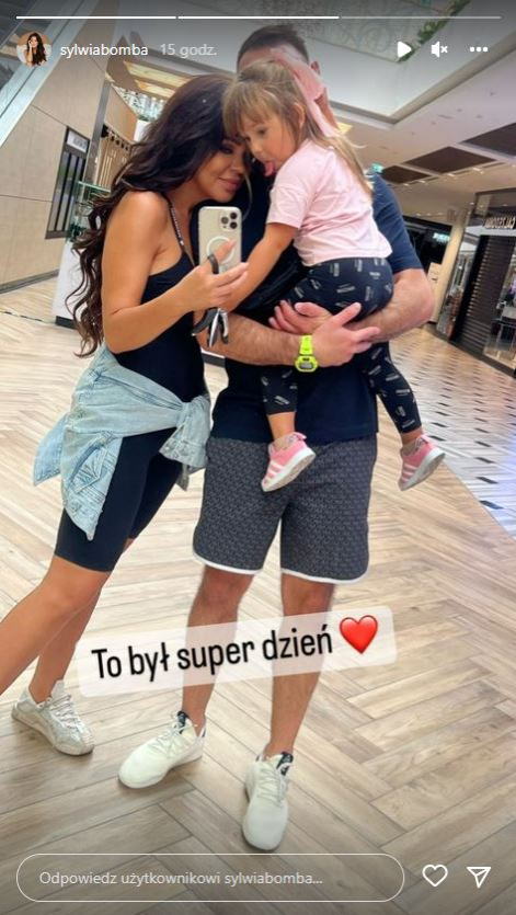 Sylwia Bomba pokazała wyjątkowy kadr z córką i partnerem. "Super dzień" [ZDJĘCIA]