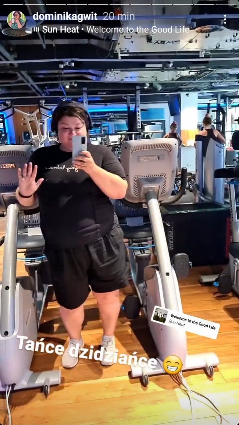 Dominika Gwit w ciąży ostro trenuje na siłowni. Zaprezentowała sylwetkę w obcisłym stroju [FOTO]