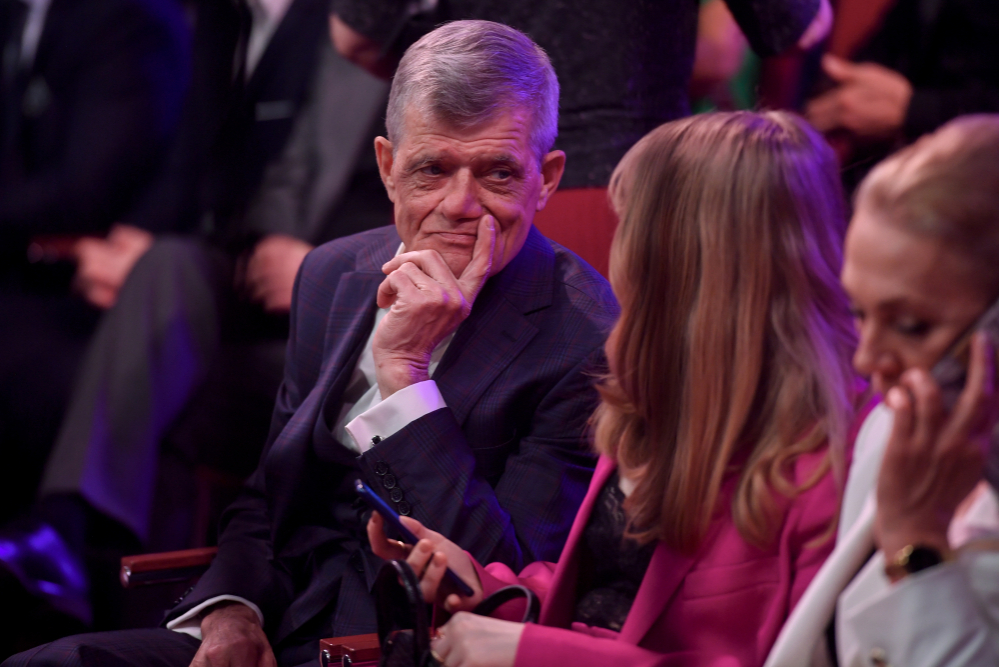 Kiedyś byli młodymi gwiazdami telewizji. Jak wyglądają dziś dziecięcy aktorzy PRL-u? [WIDEO] 