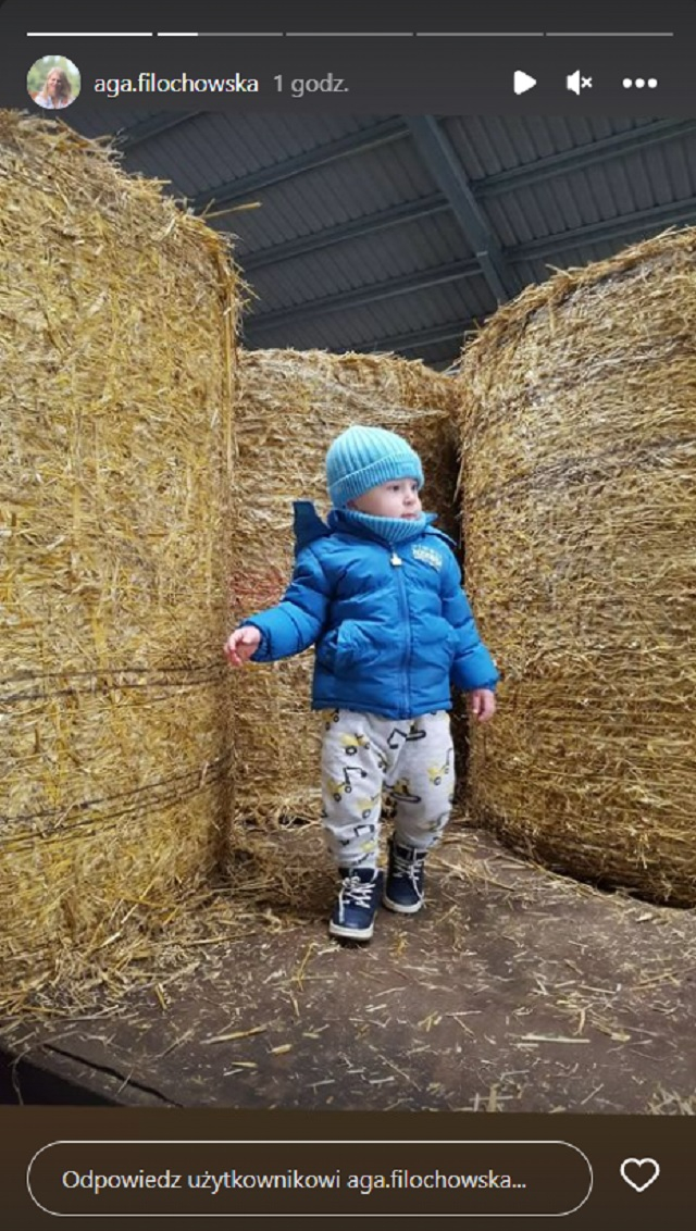 Agnieszka z "Rolnik szuka żony" Agnieszka Filochowska z „RszŻ” pokazała młodszego syna. Tak Adam pomagał w gospodarstwie!opublikowała nowe zdjęcia młodszego syna. Adam rośnie jak na drożdżach! 