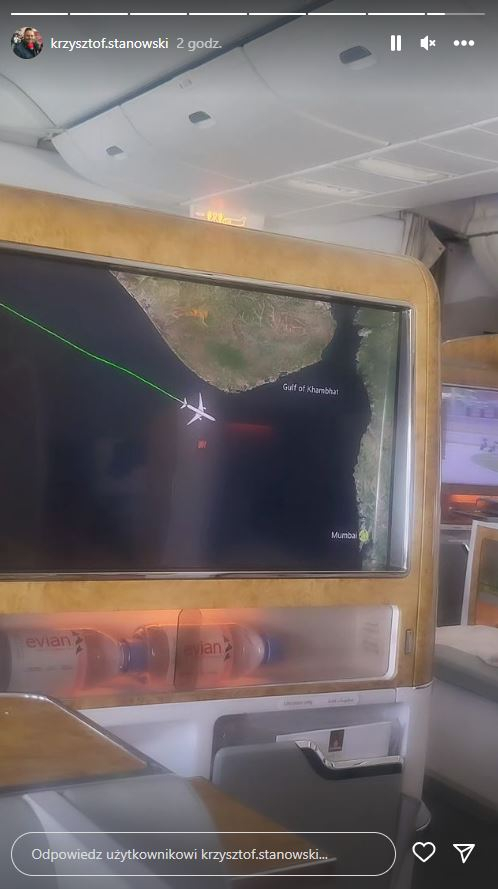 Krzysztof Stanowski sprawdzi, czy Natalia Janoszek jest znana w Indiach. Poleciał do Mumbaju