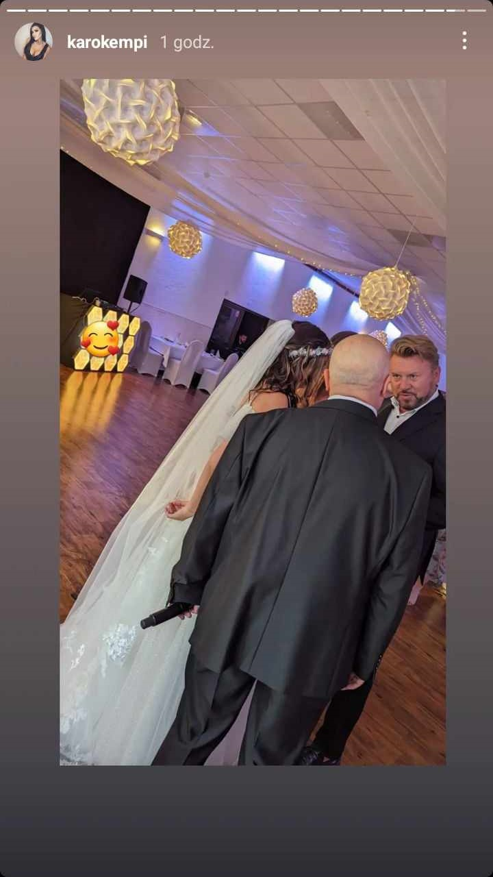 Krzysztof Skiba i młodsza o 26 lat Karolina Kempińska wzięli ślub! Tak wyglądała uroczystość [FOTO]