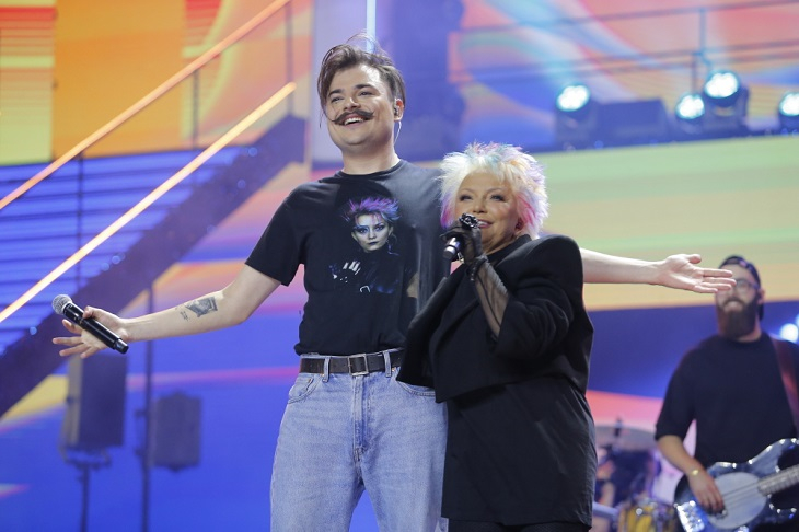  Trzeci dzień Top of the Top Sopot Festival 2023. 65-letnia Małgorzata Ostrowska w kolorowych włosach! [WIDEO]