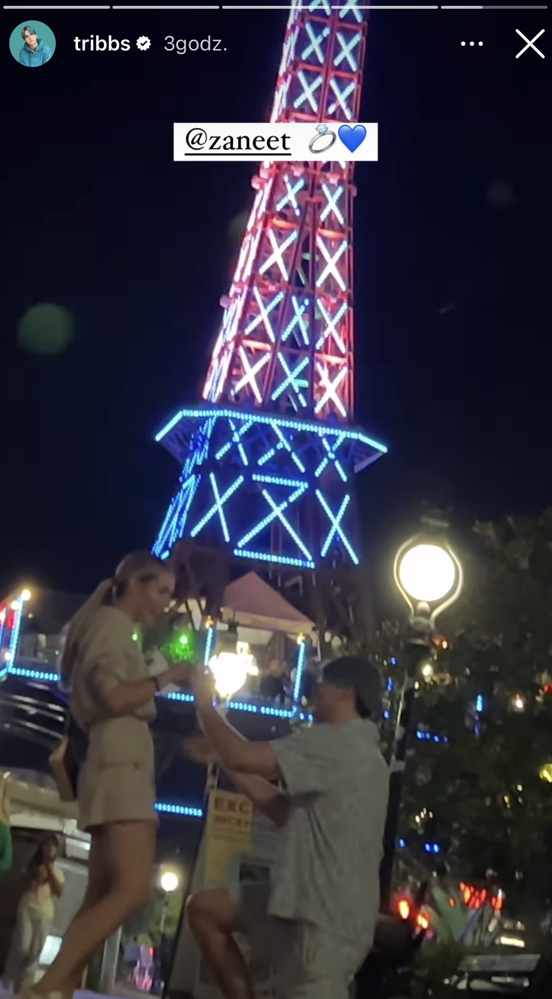 Tribbs się zaręczył! Pokazał nagranie z oświadczyn. Kim jest jego narzeczona? [FOTO]