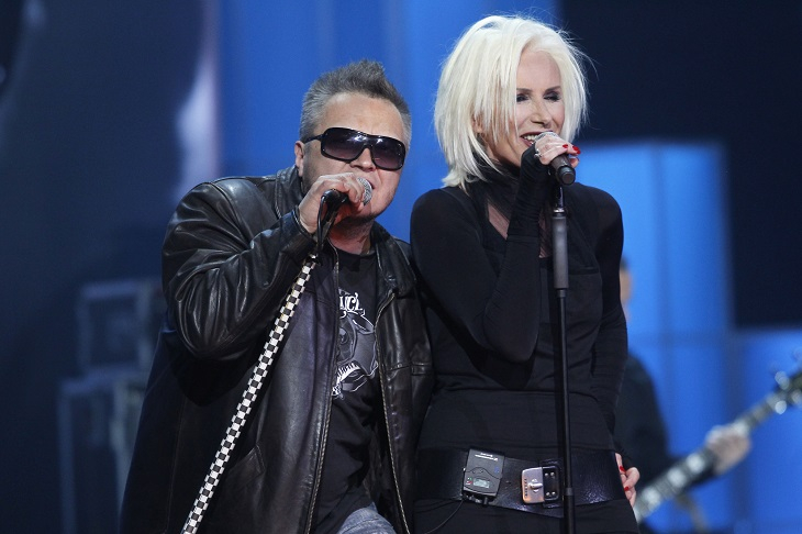 Dzisiaj wypadają 60. urodziny Muńka Staszczyka. Tak muzyk wyglądał kiedyś [FOTO]