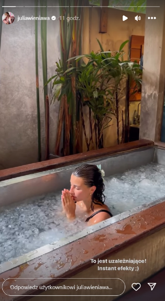 Julia Wieniawa wzięła odprężającą kąpiel w wannie wypełnionej lodem. Wszystko się nagrało!