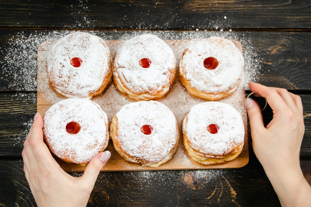 Tłusty czwartek już w tym tygodniu. Jak szybko spala się jednego pączka?