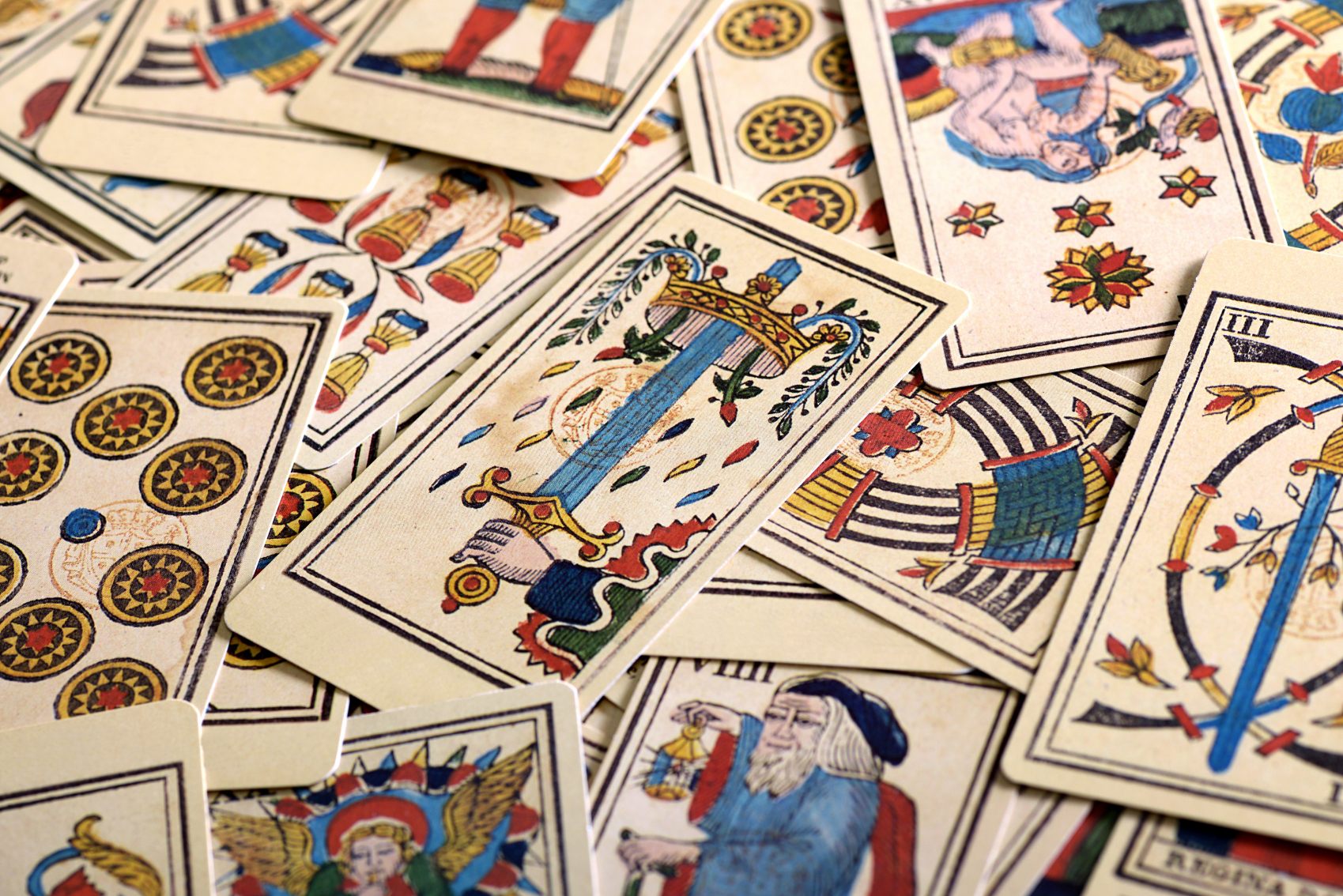 Tajemnice tarota. Dlaczego używa się go do przepowiadania przyszłości?