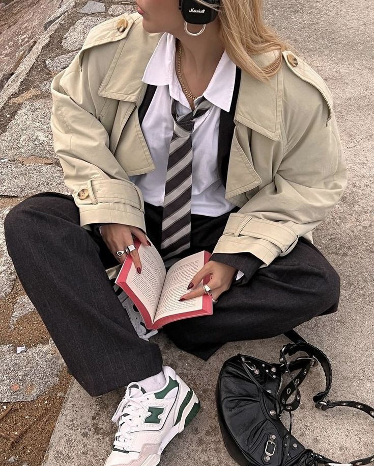 Czy krawat odmieni zasady gry w biurowym dress code'ie?