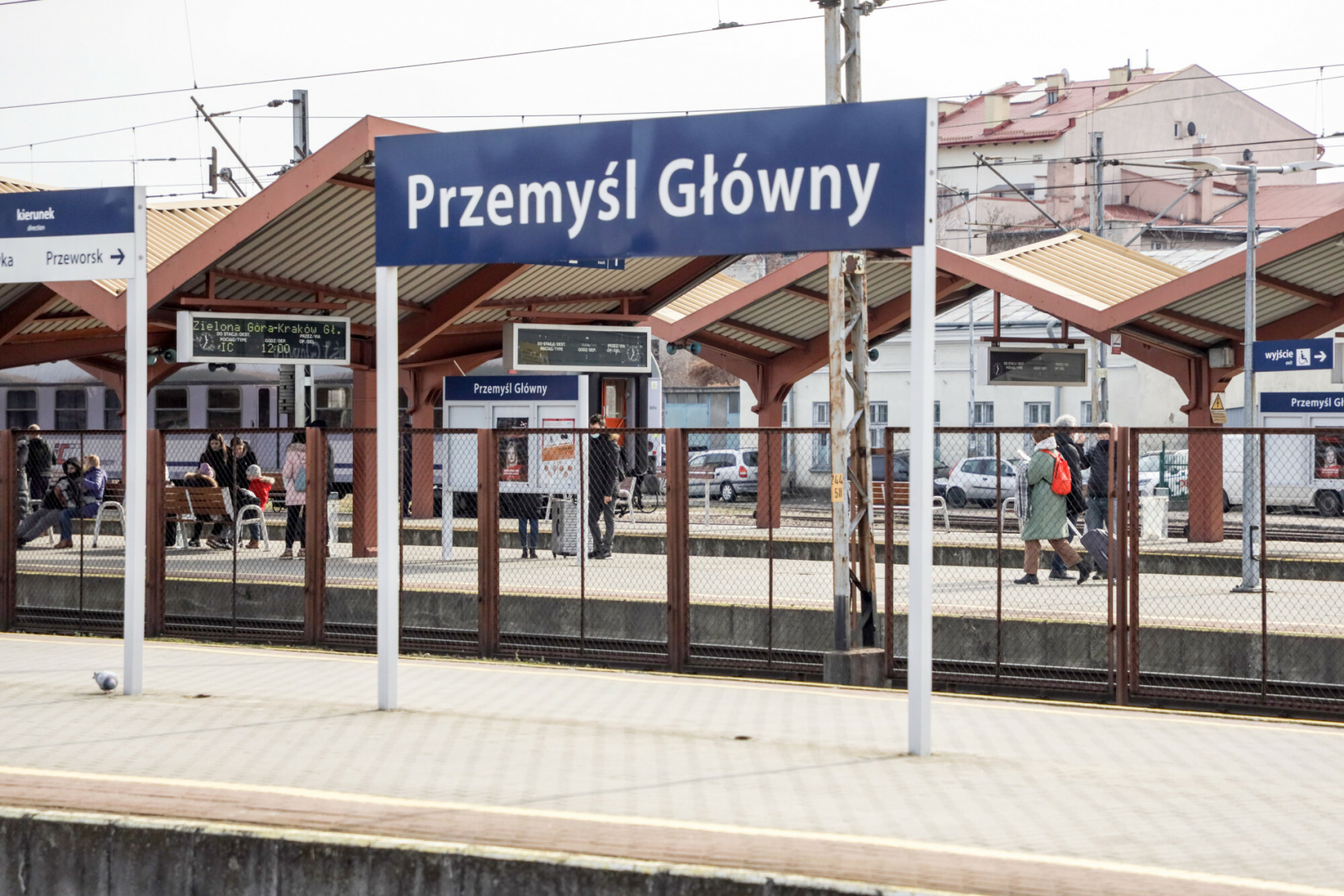 Polskie dworce kolejowe są naprawdę piękne. Te stacje warto zobaczyć