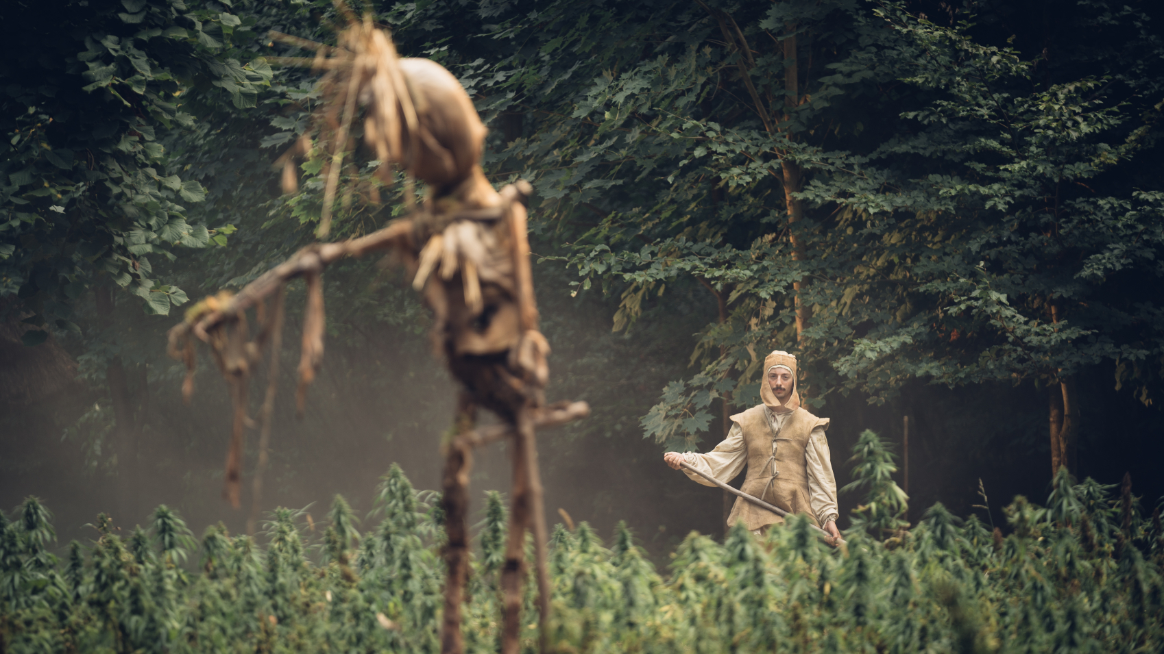 Co Netflix szykuje w drugim sezonie „1670”? Zobacz pierwsze zdjęcia z planu