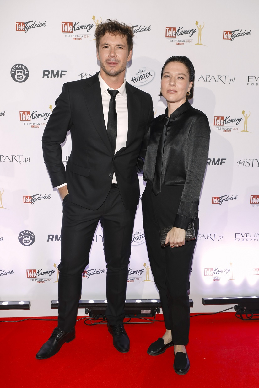 Mikołaj Roznerski z piękną aktorką u boku. Tak pozowali fotoreporterom 