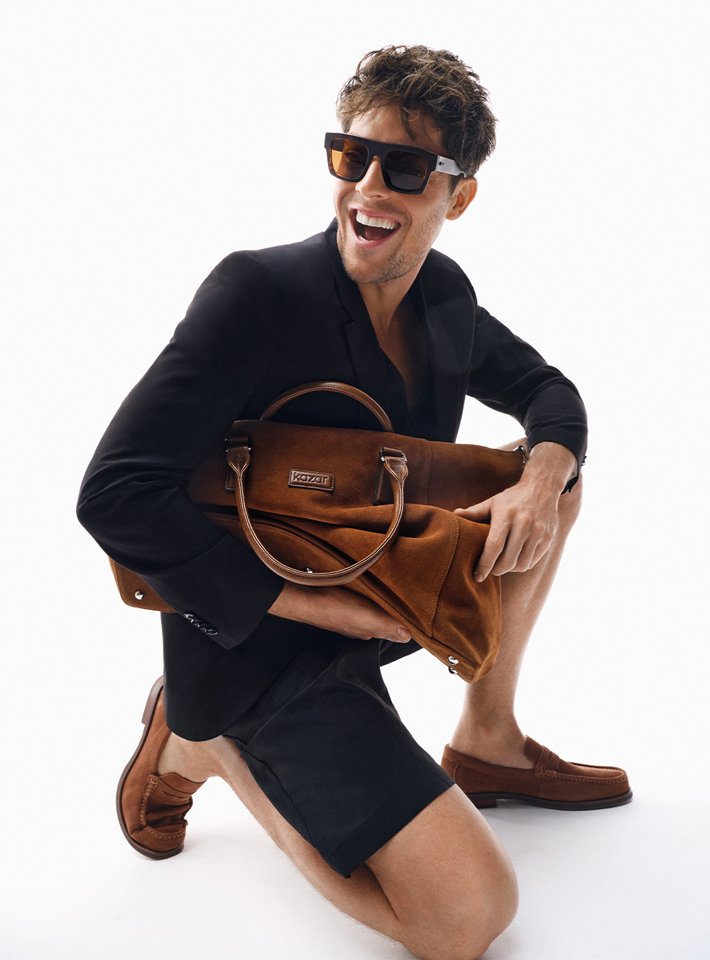 Eleganckie stylizacje dla mężczyzny pracującego w biurze. Co wybierać?