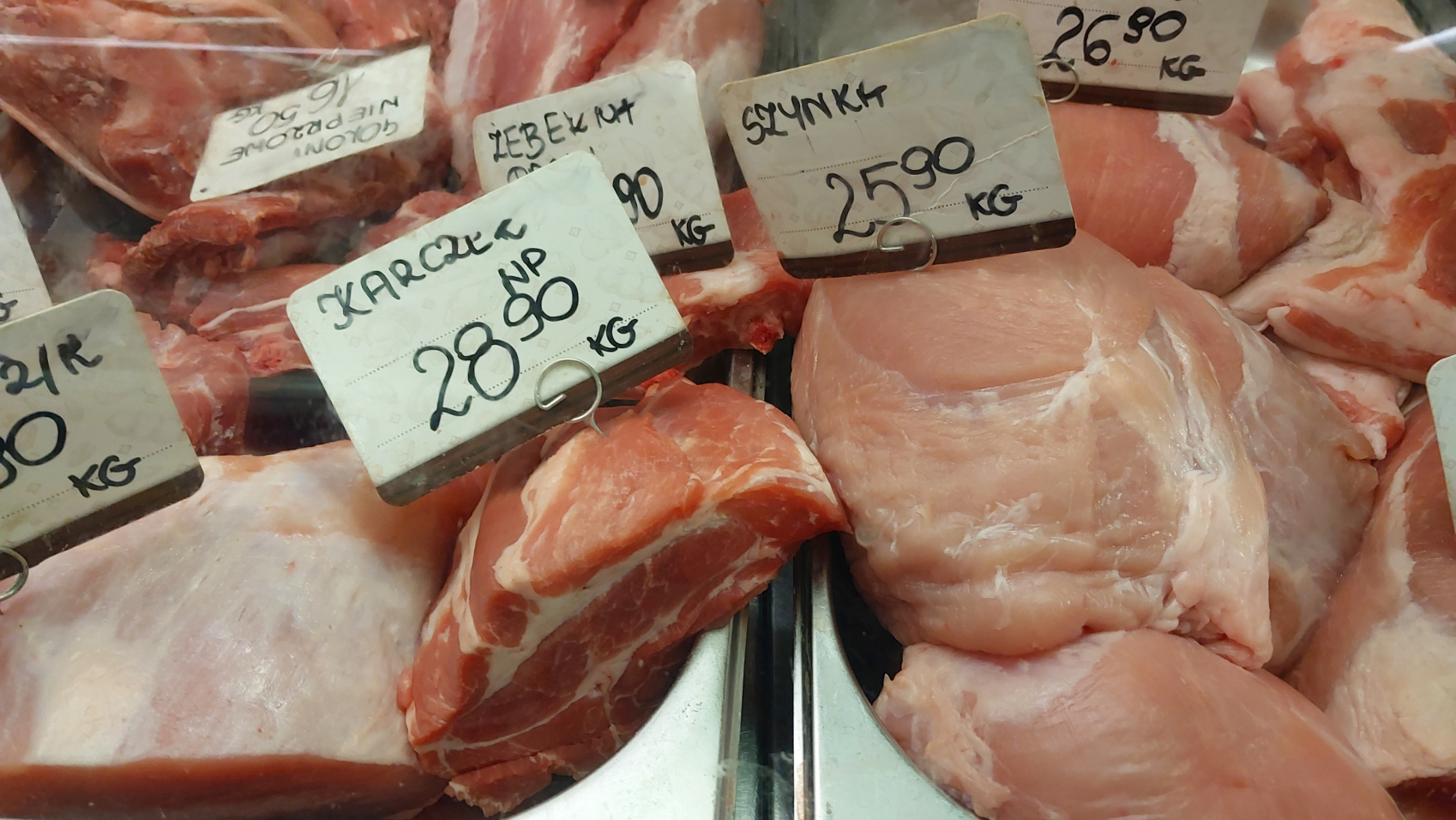 Zaplanowali i sfingowali napad na sklep… mięsny. Celem nie były parówki