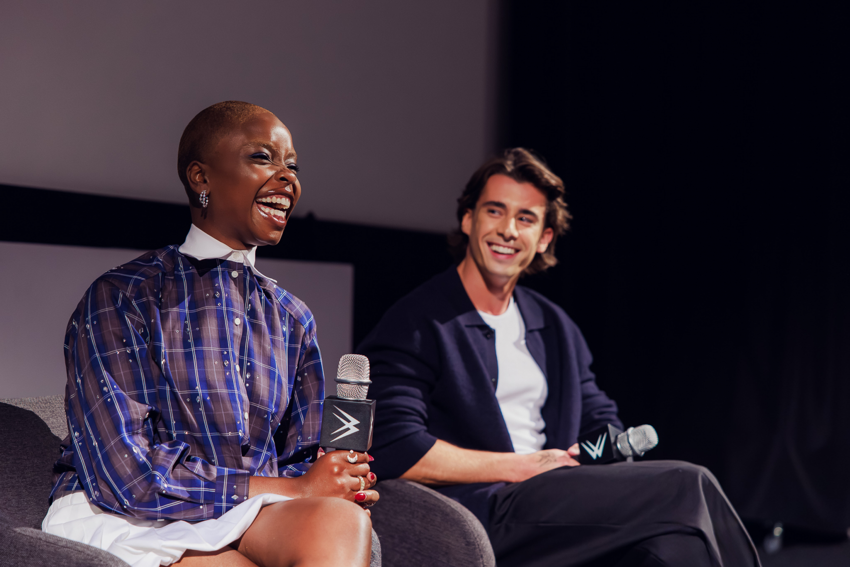  Gwiazdy „Wednesday” spotkały się z polskimi fanami we Wrocławiu. Zdradziły sekrety drugiego sezonu