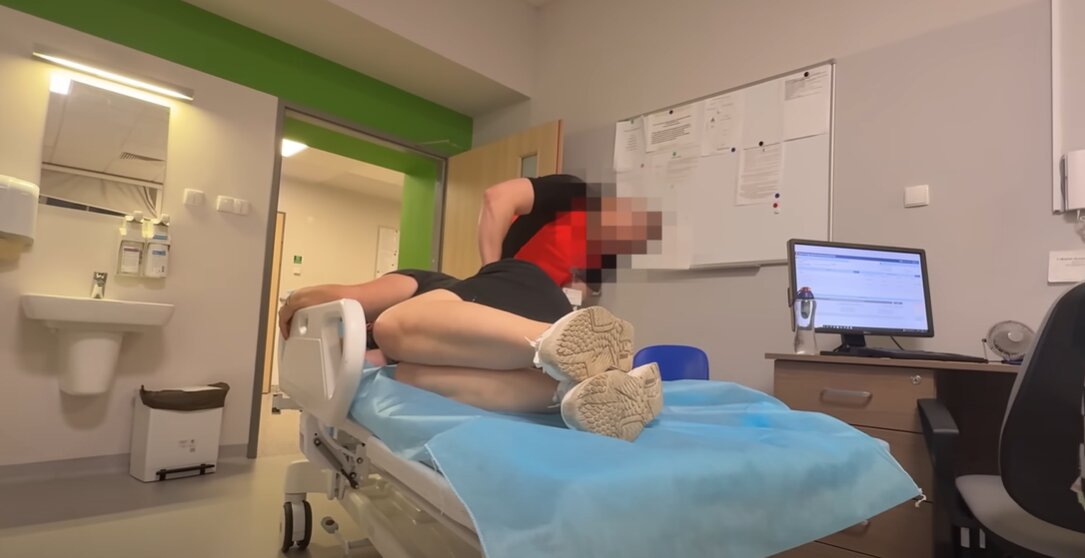 Czajnik pod ostrzałem! Internauci krytykują jego film. To materiał z wypadku rodziców