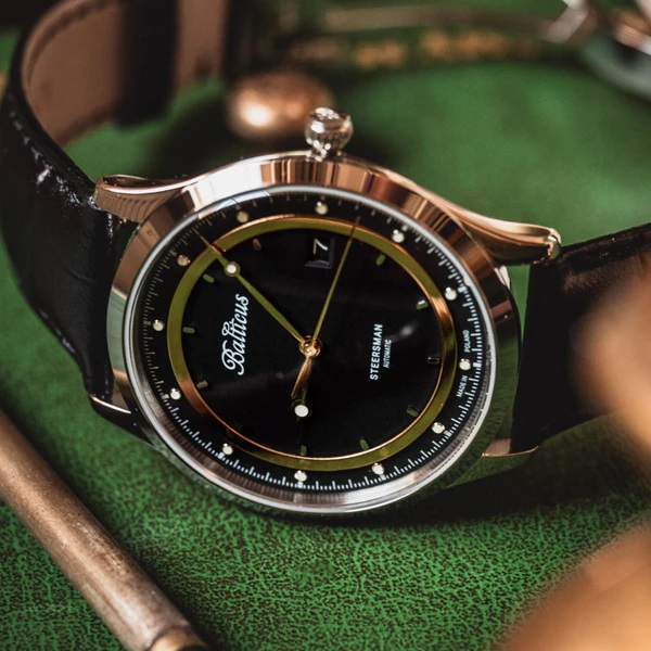 Ekskluzywny zegarek do garnituru – jak wybrać idealny model?