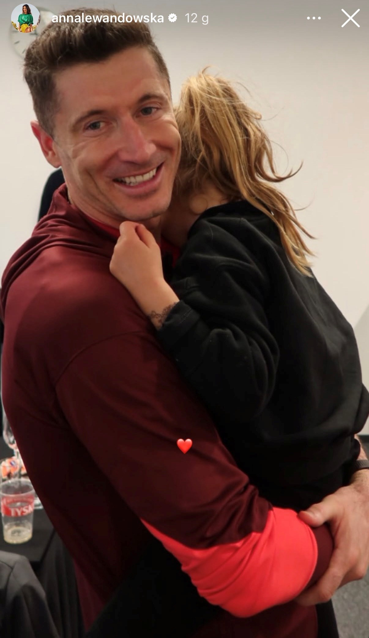 Szczęście w rodzinie Lewandowskich. Anna uchwyciła wyjątkowy moment z Robertem i córkami