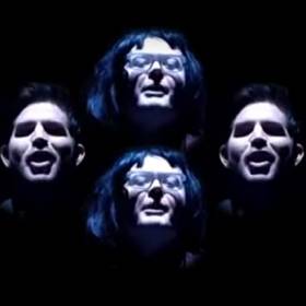Adam Lambert w interpretacji teledysku „Bohemian Rhapsody”