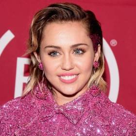 Miley Cyrus wystąpiła z U2 i Jessie J. Nie znała tekstu piosenki!