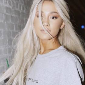 Ariana Grande nago promuje nową piosenkę!