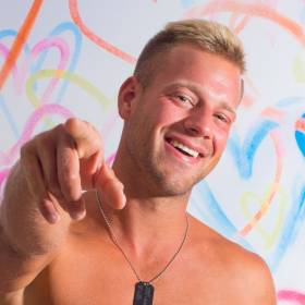 "Love Island". Nowa godzina emisji i nowy uczestnik. Kim jest Franek Rumak?