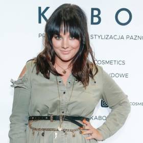 Ewa Farna w ciąży na zdjęciu z wakacji. "Jestem legalnie gruba" - wyznaje z humorem