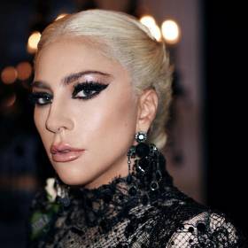 Lady Gaga odwołuje koncerty z powodu choroby. Co jej dolega?