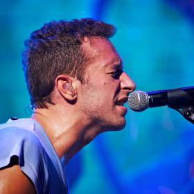 Coldplay zaśpiewał "Sen o Warszawie"! Zespół wykonał utwór Czesława Niemena [WIDEO]