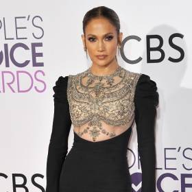 Olśniewająca kreacja Jennifer Lopez. To prawdziwa królowa tej imprezy!