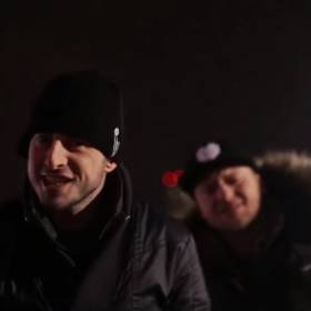 Legenda polskiego hip-hopu powraca! Nowy singiel Kaliber 44 – „Nieodwracalne zmiany”