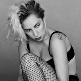 Lady Gaga i ofiary przemocy seksualnej jednoczą się jednym tatuażem