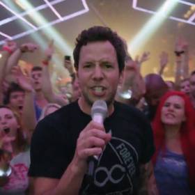 Nowy teledysk zespołu Simple Plan! Jest wideo do piosenki "Boom"