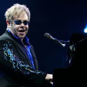 Elton John odwołuje koncerty! Wokalista opowiedział o swoim stanie zdrowia