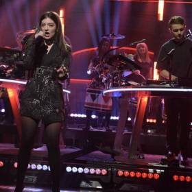 Disclosure i Lorde na żywo! Wokalistka zaśpiewała „Magnets” z playbacku?